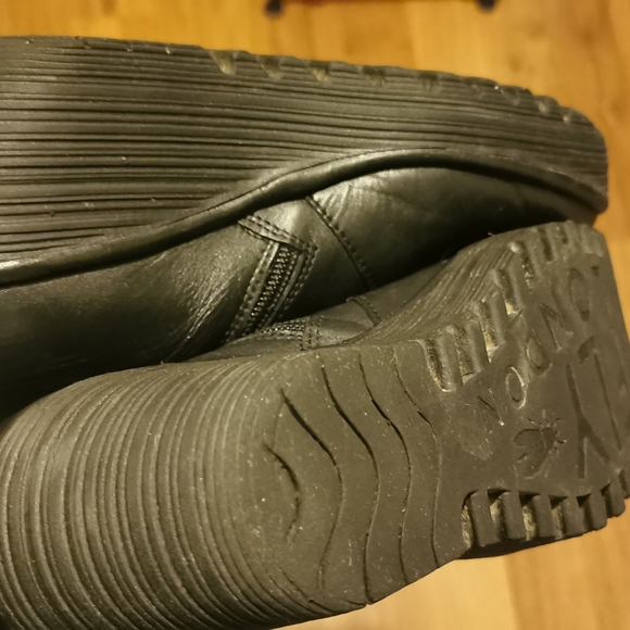 Fly London Dublin Boots - Picture 7 of 10